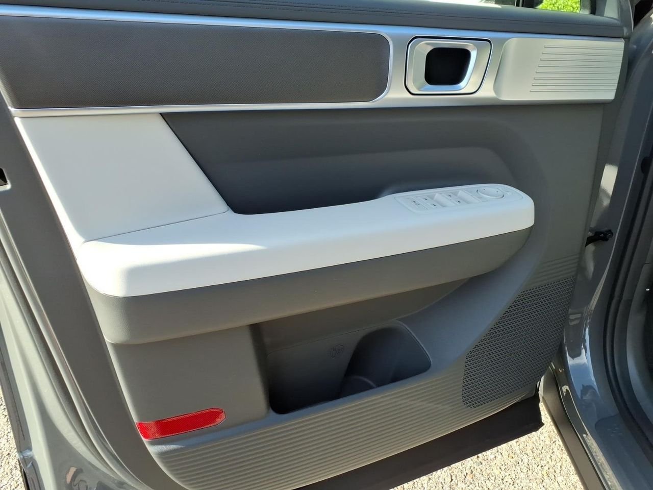 New 2026 Hampton Gray Hyundai SE FWD image 13
