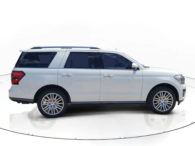 Used 2022 White Ford Limited image 4