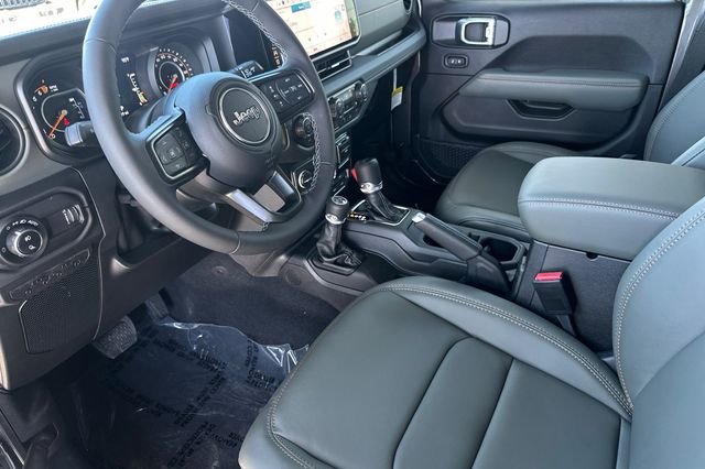 New 2026 Granite Crystal Metallic Clearcoat Jeep Mojave X image 9