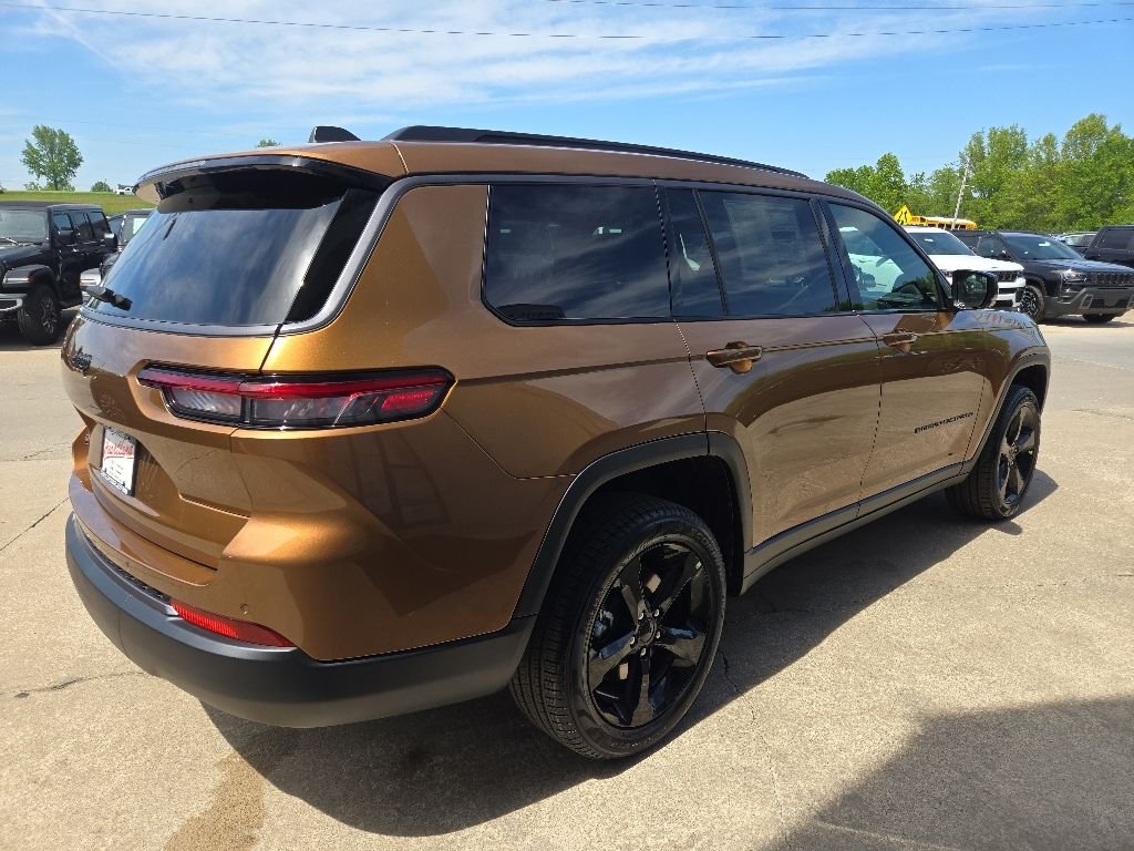 New 2026 Copper Shino Metallic Clear-Coat Exterior Paint Jeep Limited image 11