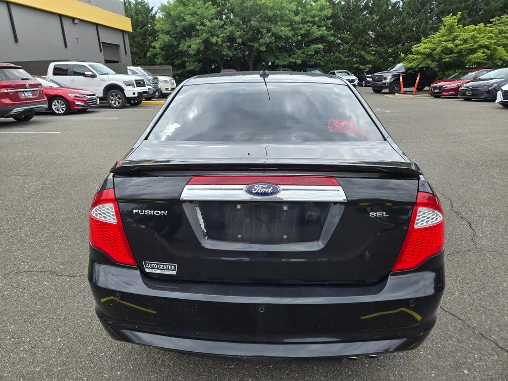 Used 2011  Ford SEL image 6