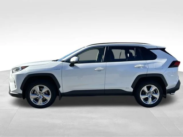Certified Used 2021 White Toyota XLE Premium image 2