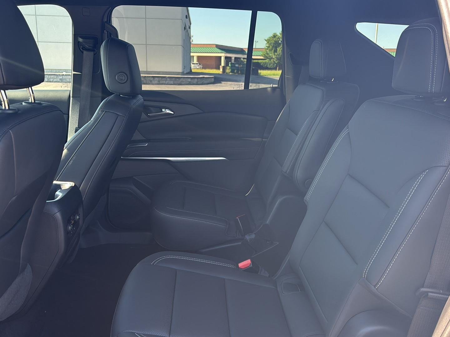 Used 2024 Summit White Chevrolet LT image 30
