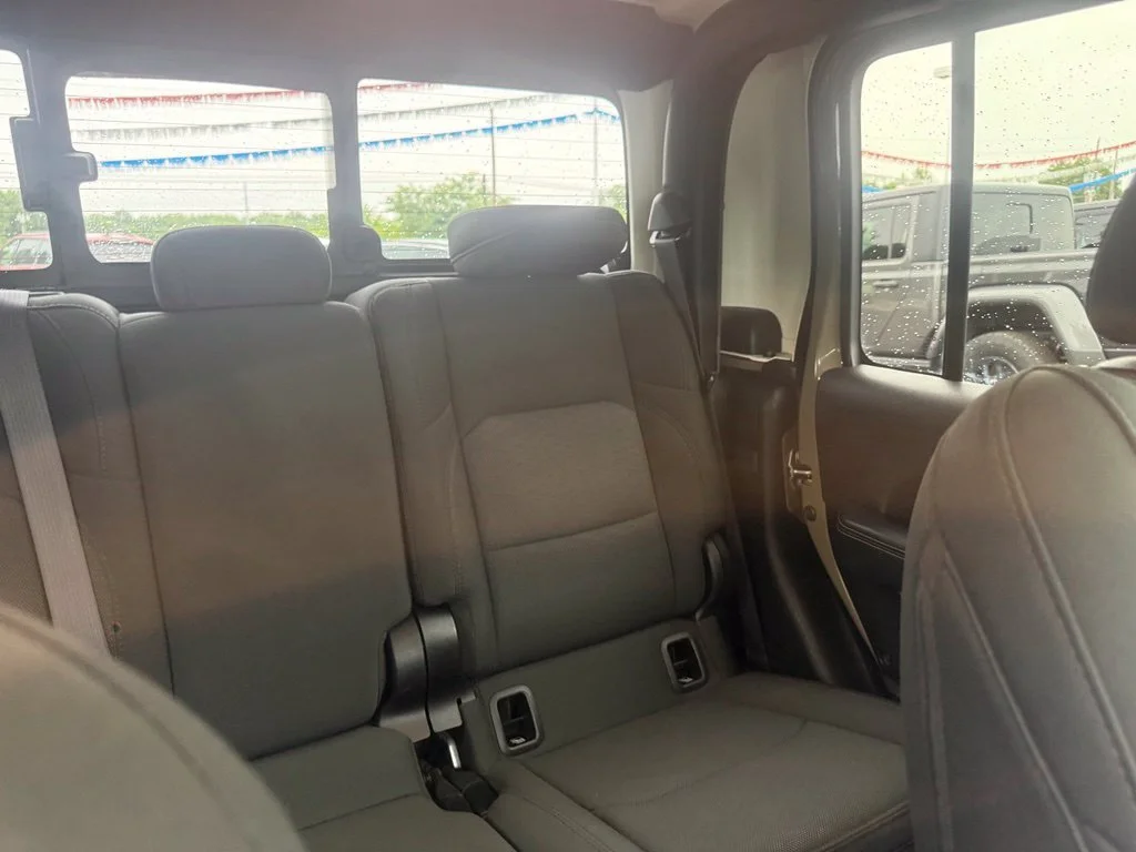 Used 2020 Green Jeep Overland image 67