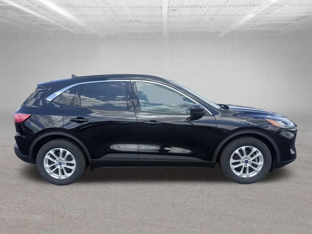 Used 2020 Black Ford SE image 3