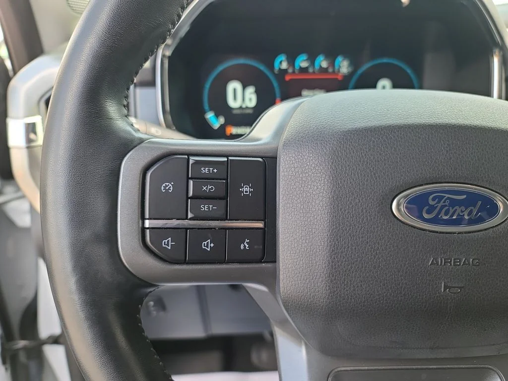 Used 2021 White Ford Lariat image 28