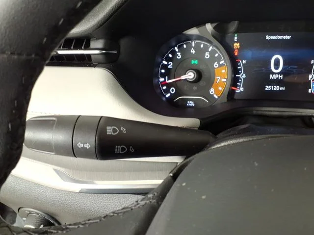 Used 2024 White Jeep Limited image 21