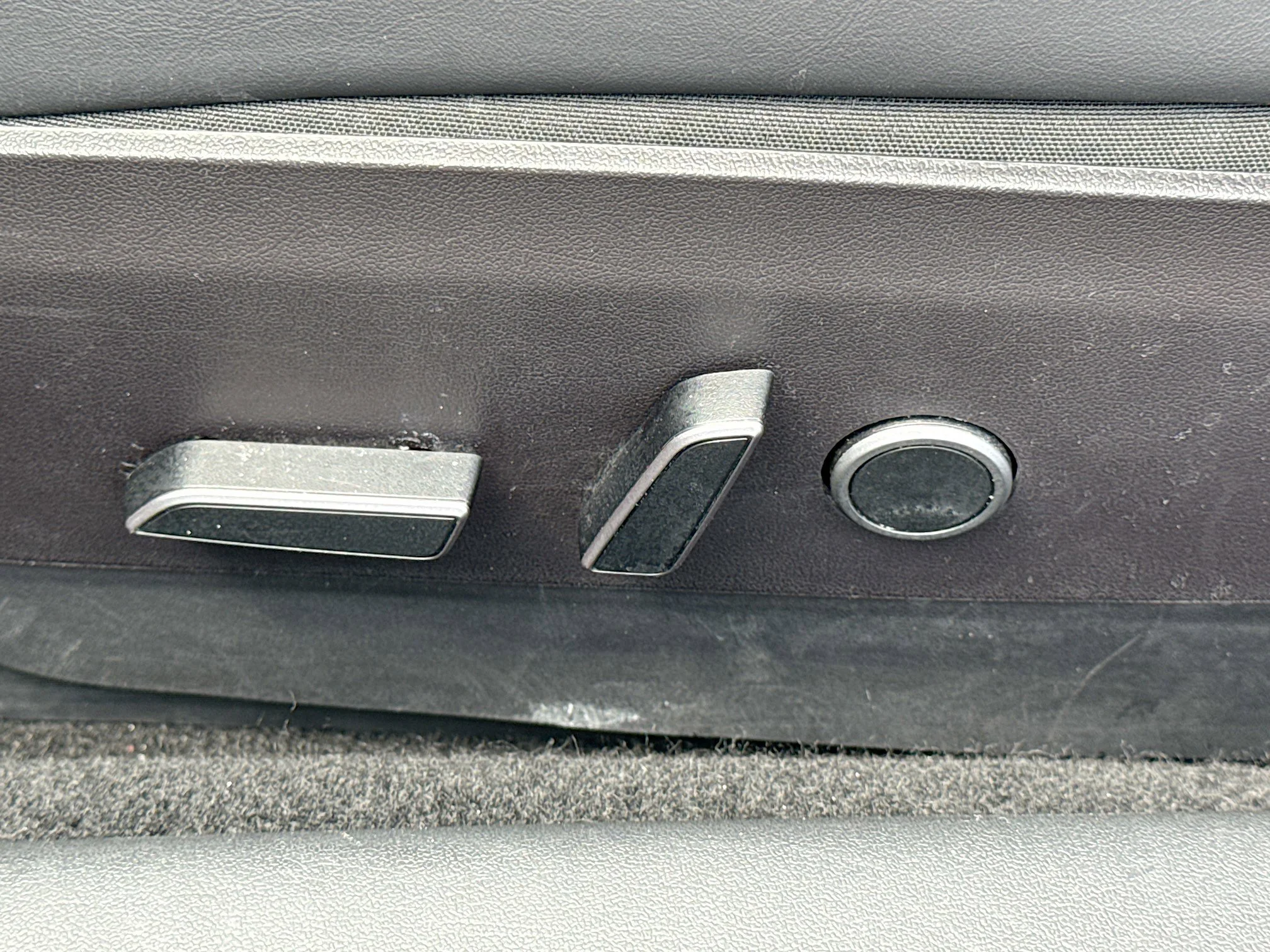 Used 2023 Midnight Silver Metallic Tesla Base image 24