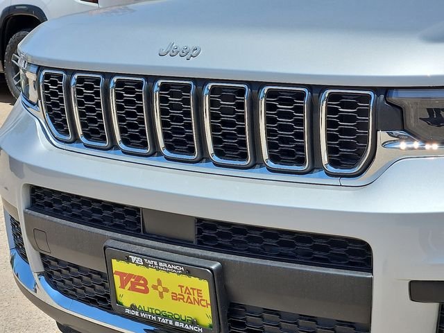 New 2026 Silver Zynith Jeep Laredo image 7