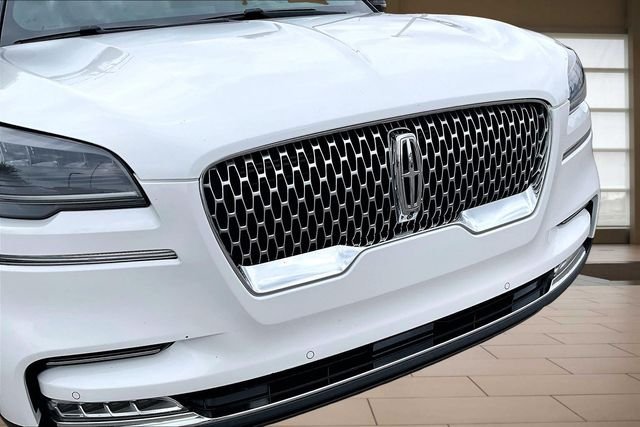 Used 2021 White Lincoln Reserve image 29
