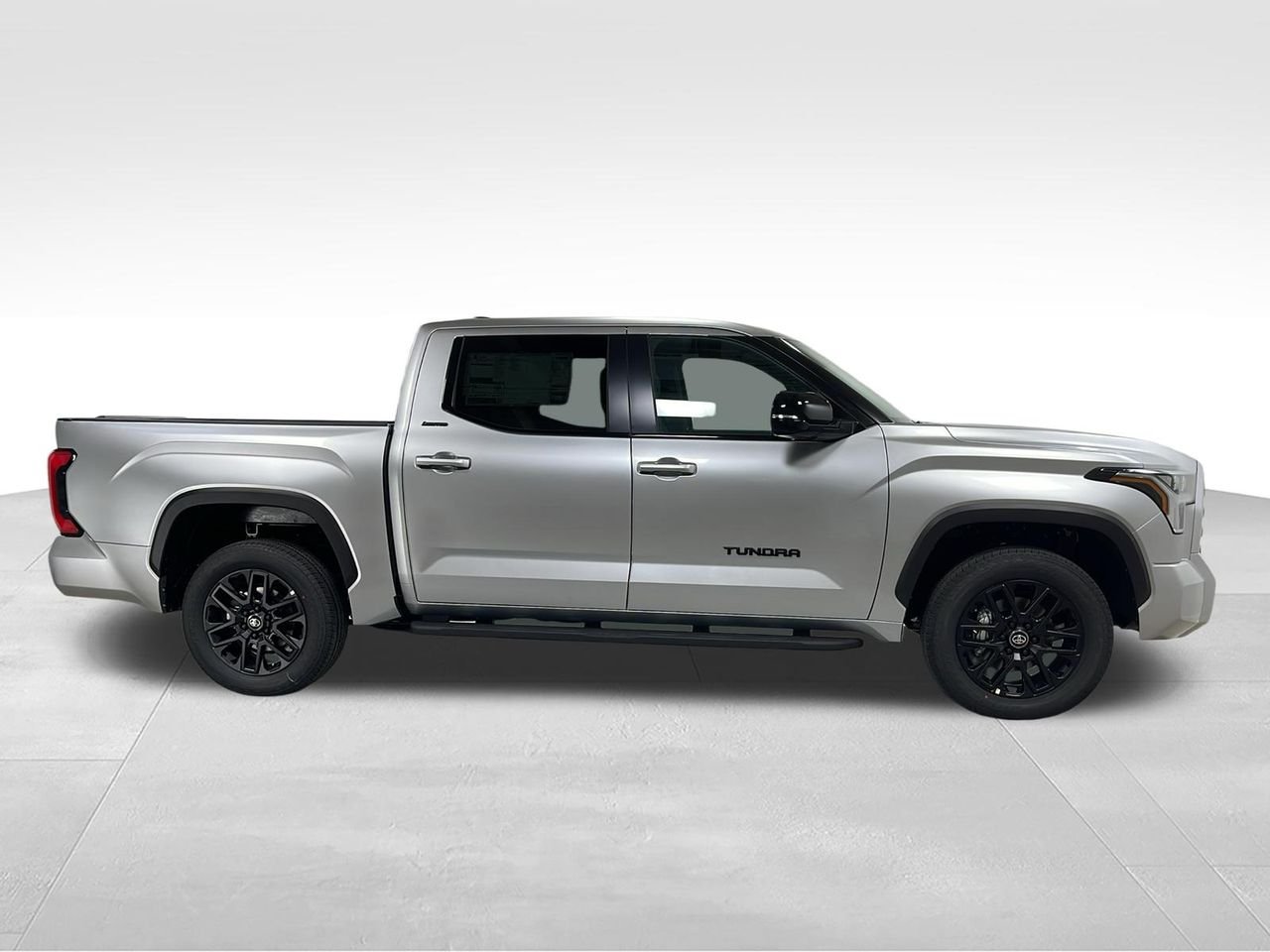 2026 Toyota Tundra Limited - Photo 6