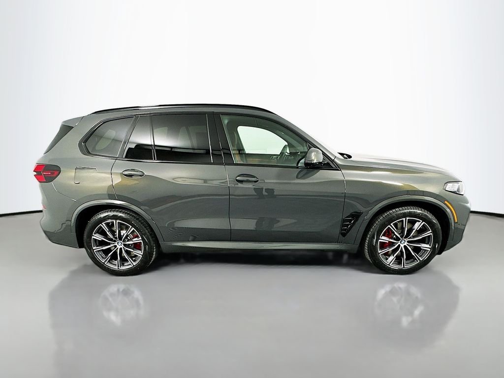 New 2026 Dravit Grey Metallic BMW xDrive50e image 4