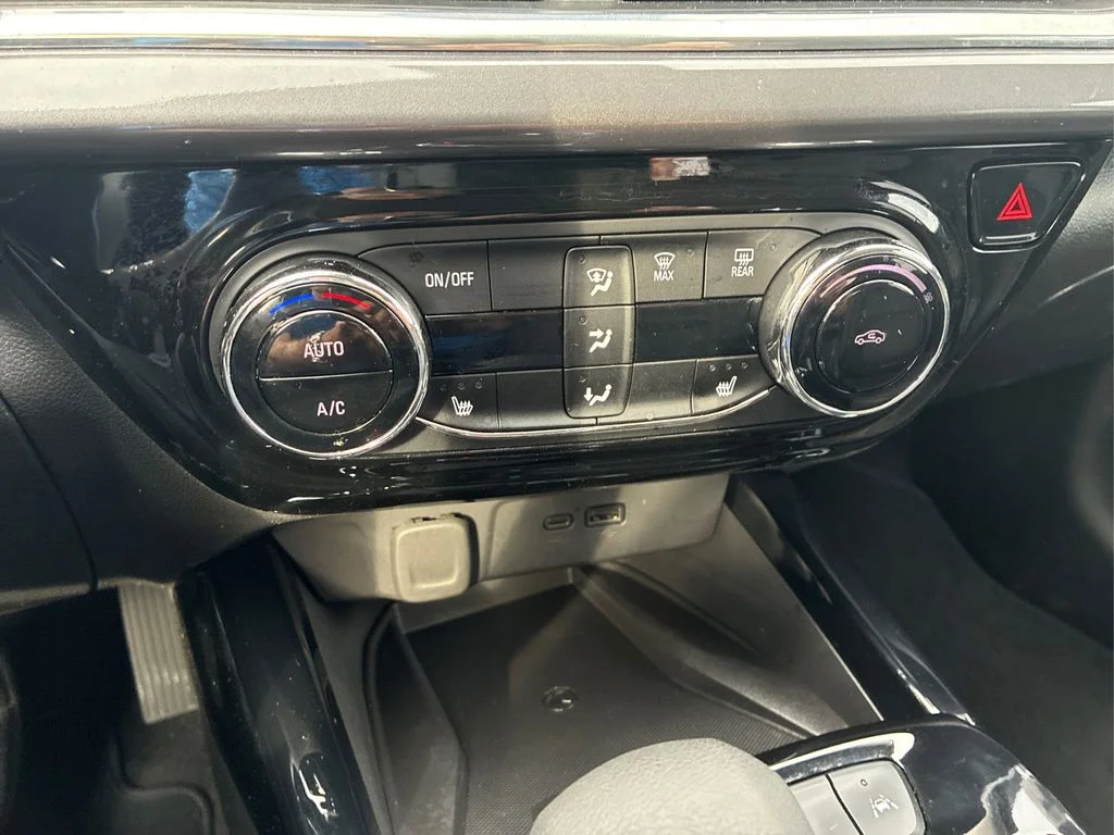 Used 2024 Green Chevrolet ACTIV image 27
