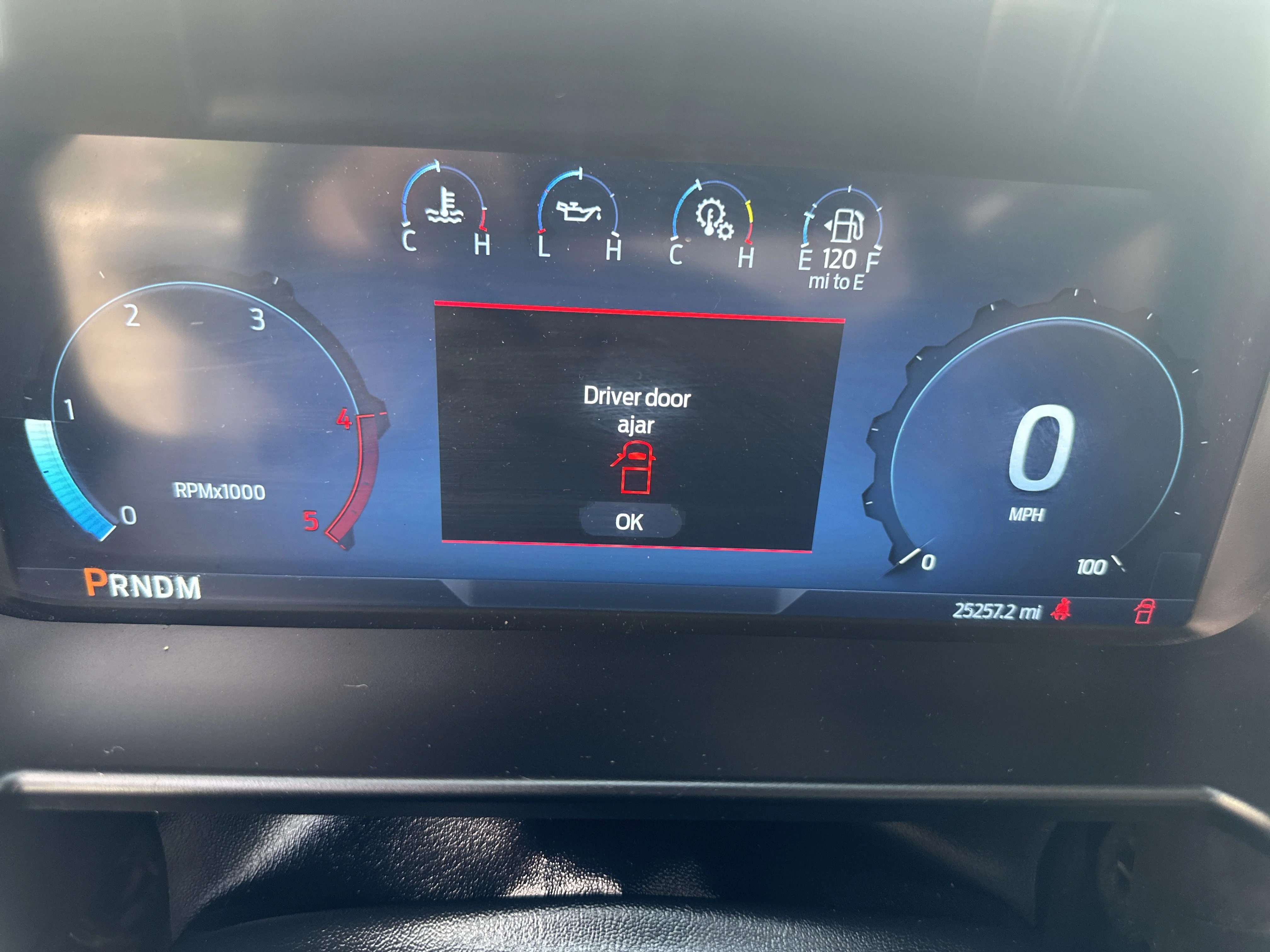 Used 2023  Ford  image 16