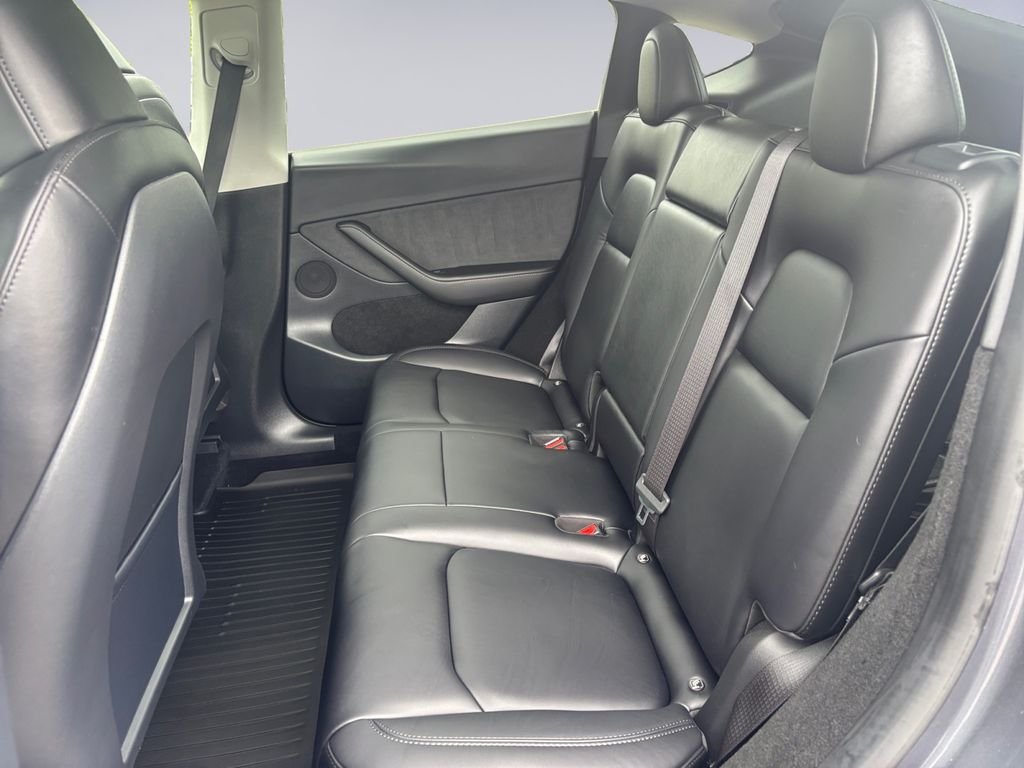 Used 2023  Tesla Long Range image 16