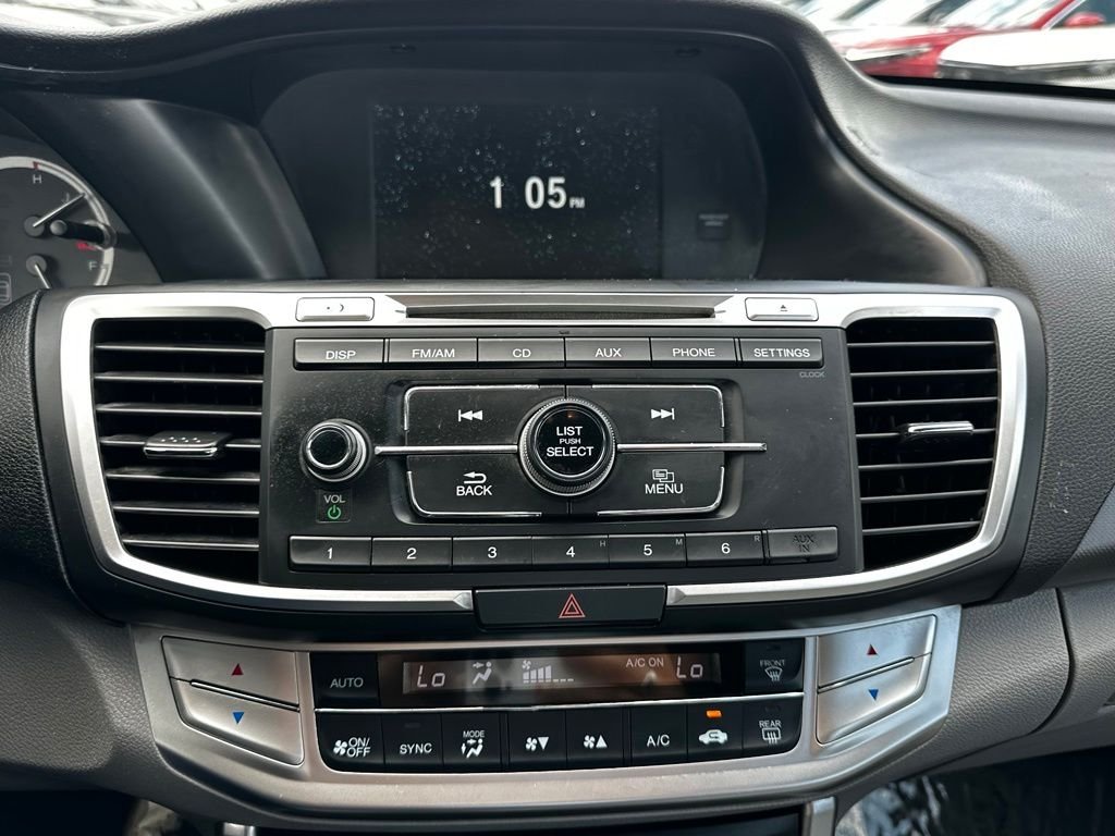 Used 2013 Alabaster Silver Metallic Honda LX image 26