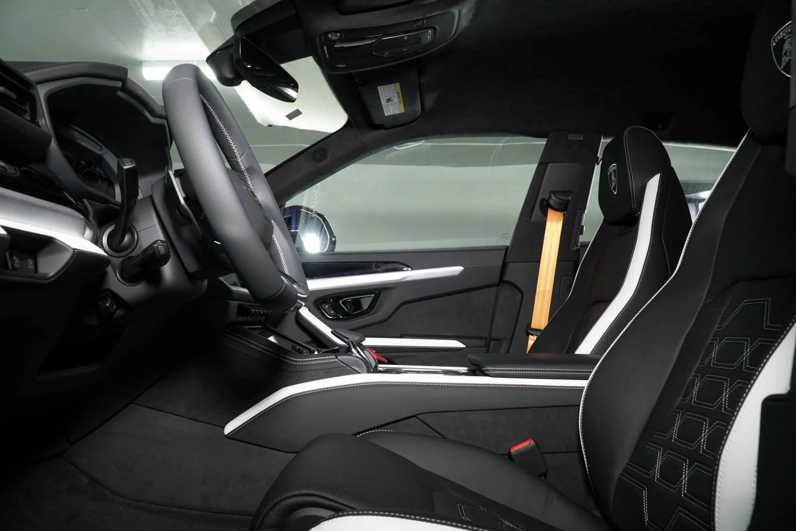 Used 2025  Lamborghini  image 20