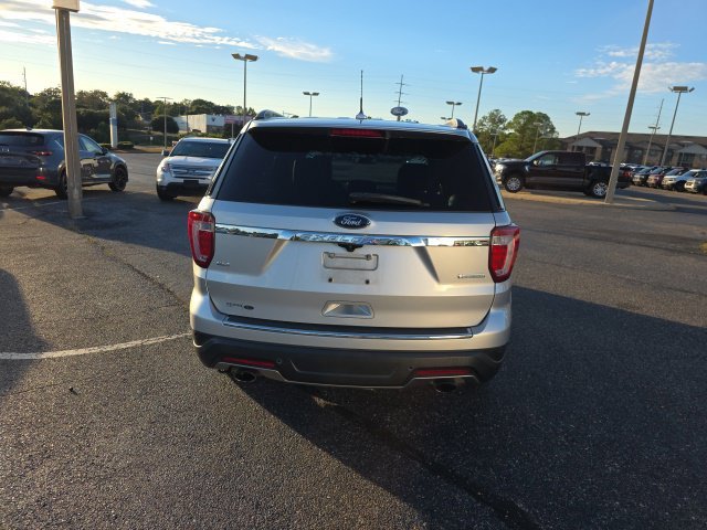 Used 2018 Silver Ford XLT image 4