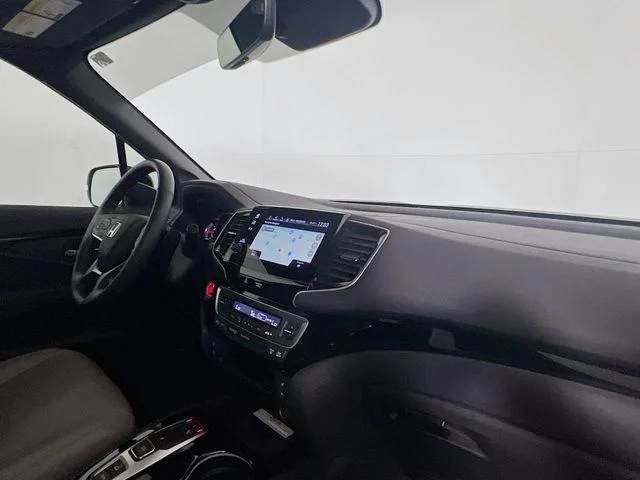 Used 2019 Lunar Silver Metallic Honda Elite image 24