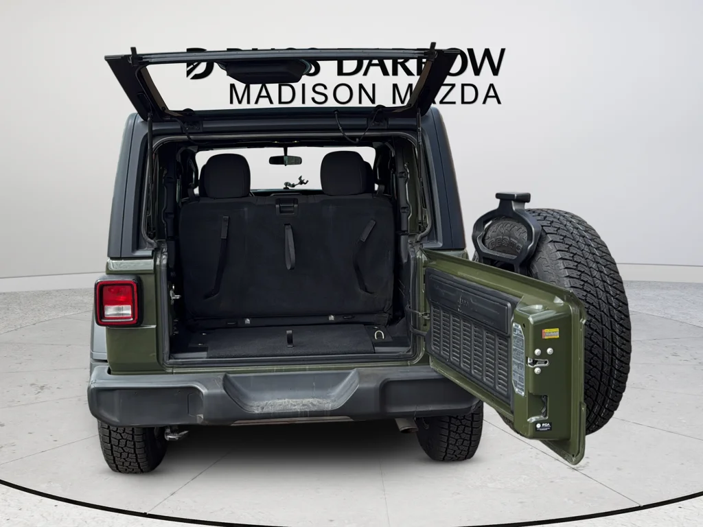 Used 2021 Green Jeep Sport S image 34
