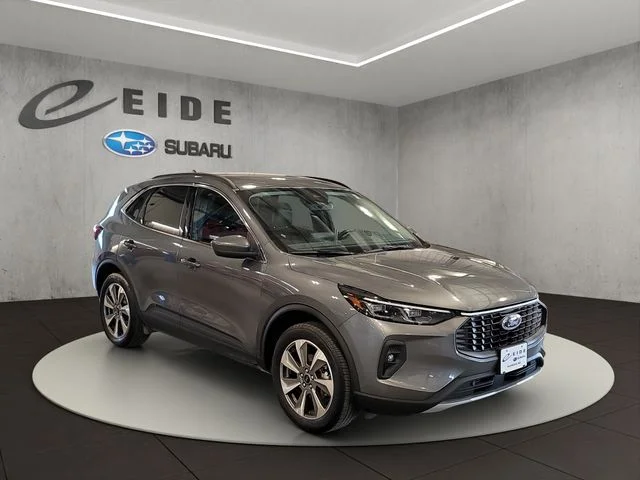 2025 Ford Escape Platinum AWD's photo