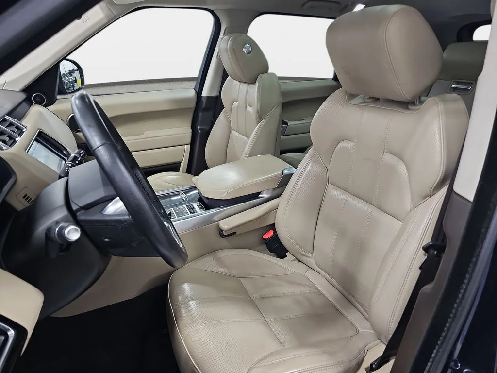 Used 2016 Blue Land Rover HSE Td6 image 17