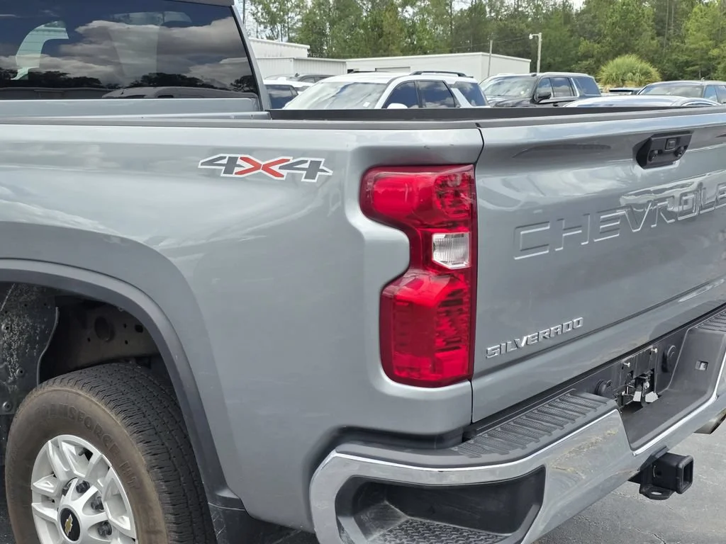 Used 2025 Sterling Gray Metallic Chevrolet LT image 11