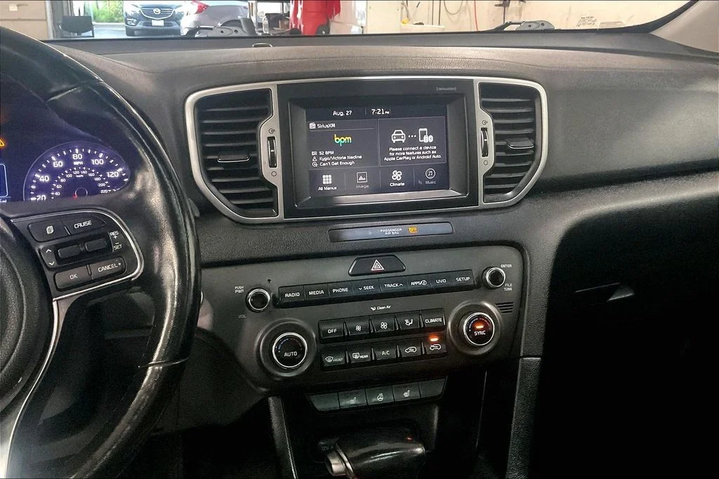 Used 2017 Red Kia EX image 5
