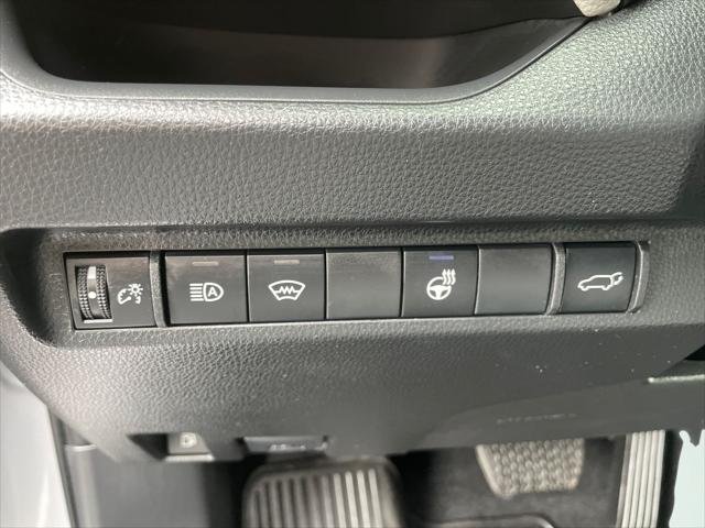 Certified Used 2025 SILVER SKY METALLIC Toyota  image 22