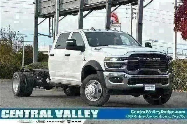 2026 RAM 5500 Big Horn 4X4 Crew Cab DRW 197" WB's photo