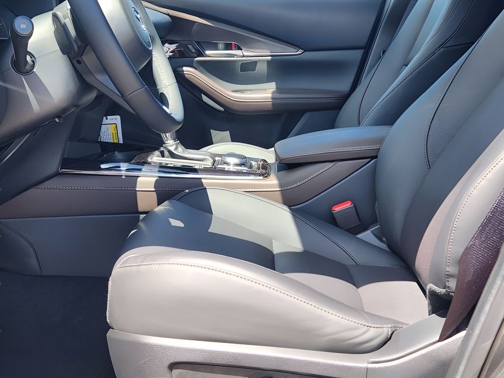 2025 Mazda CX-30 Premium - Photo 12