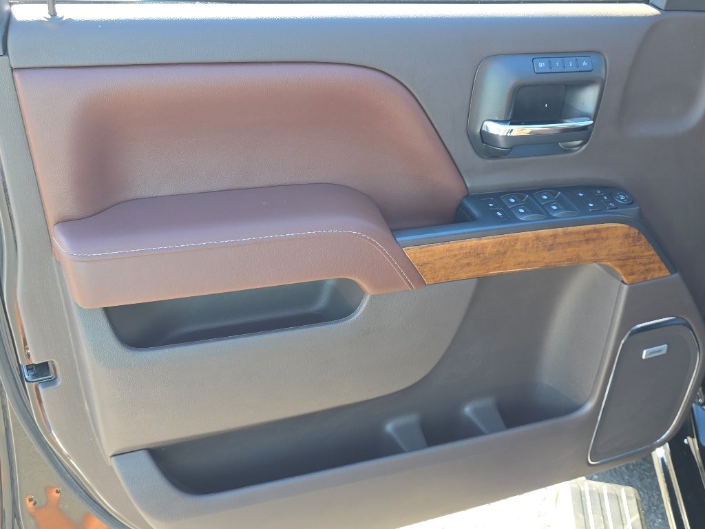 Used 2017 Black Chevrolet High Country image 31