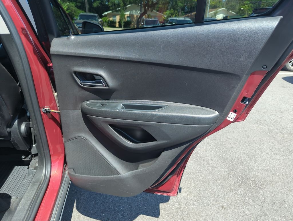 Used 2018 Red Chevrolet LT image 30