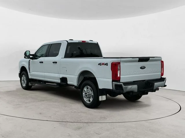 Certified Used 2025 Oxford White Ford XLT image 7