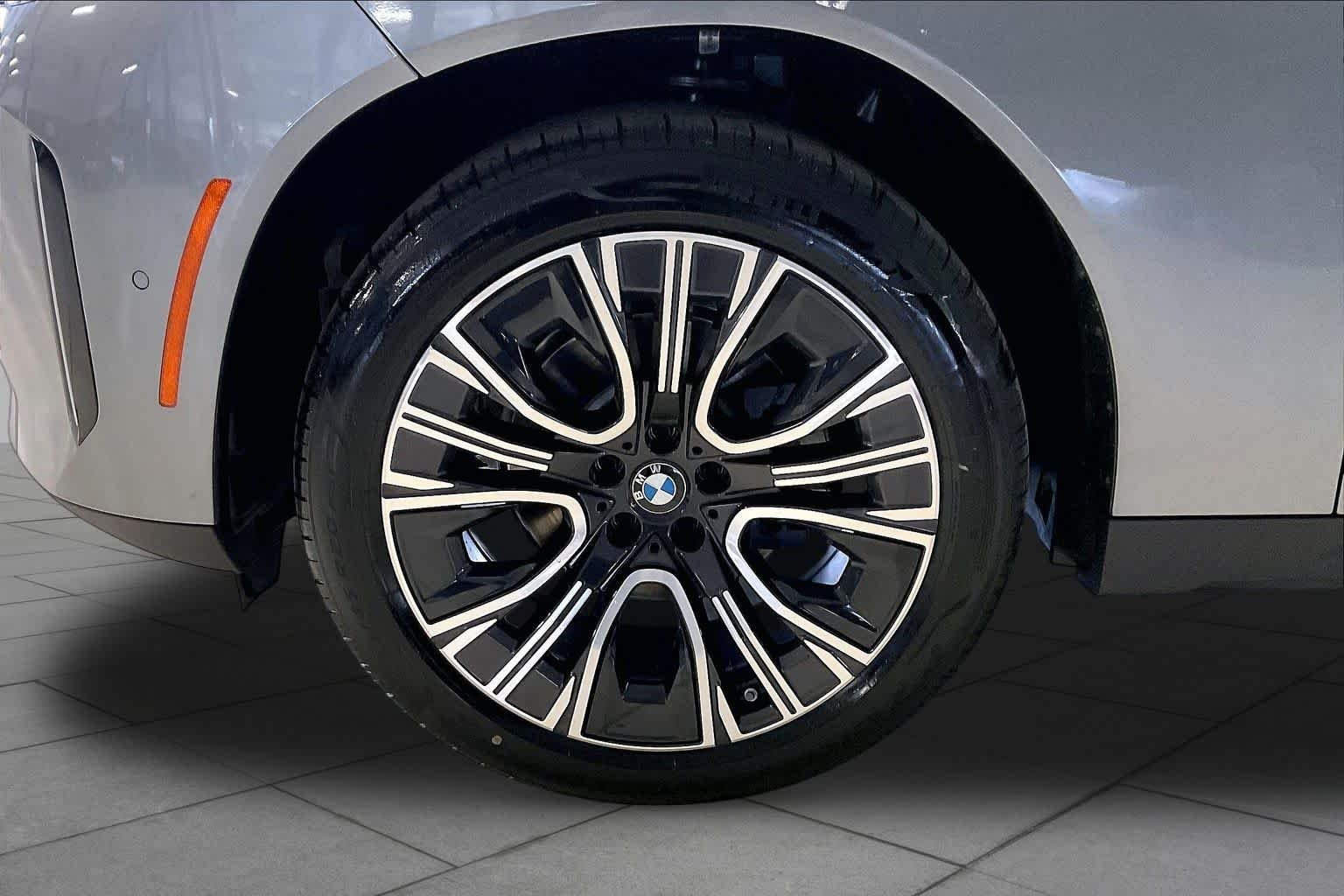 Used 2026 Skyscraper Grey Metallic BMW 30 xDrive image 8