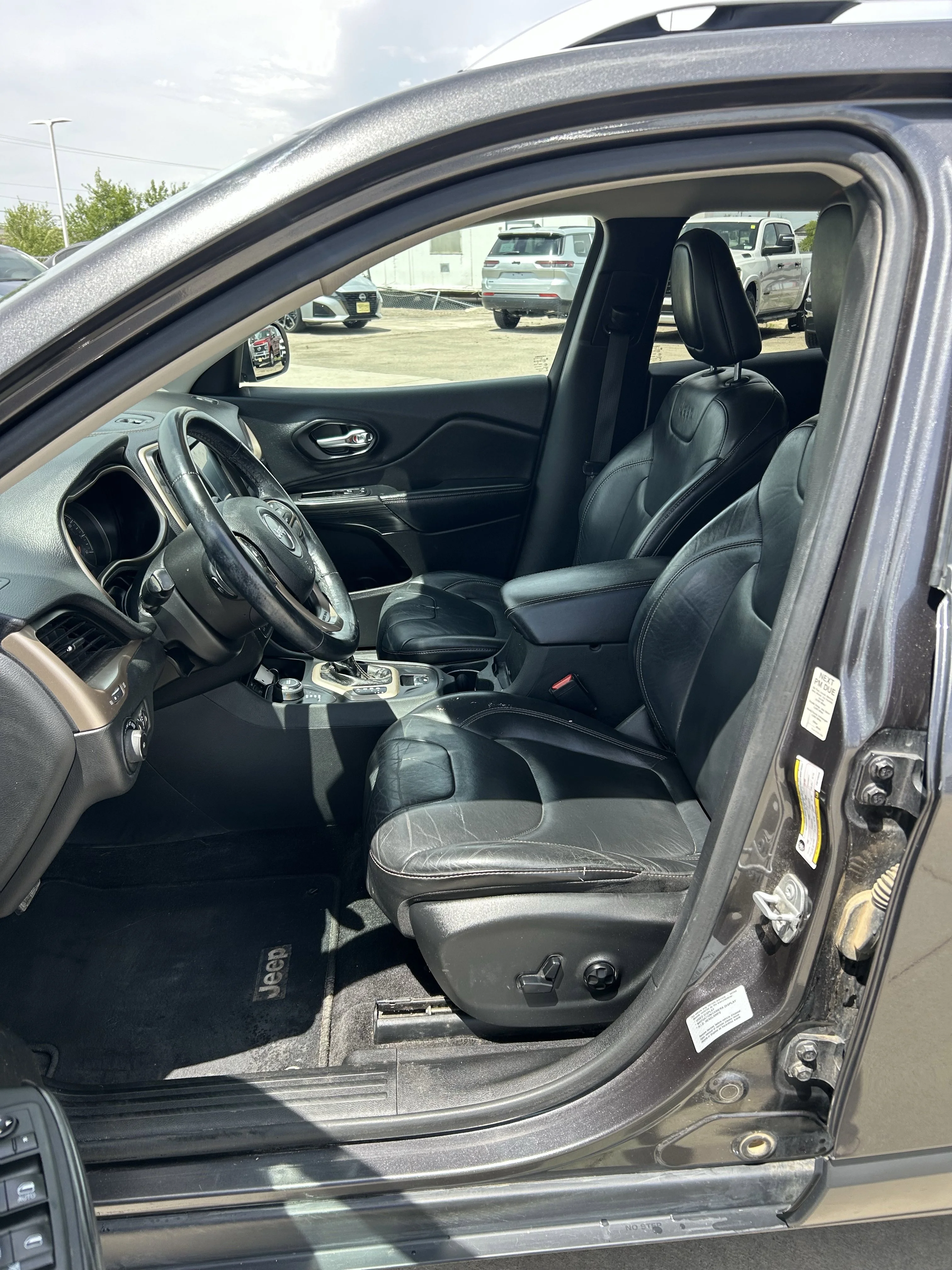 Used 2015 Gray Jeep Limited image 10