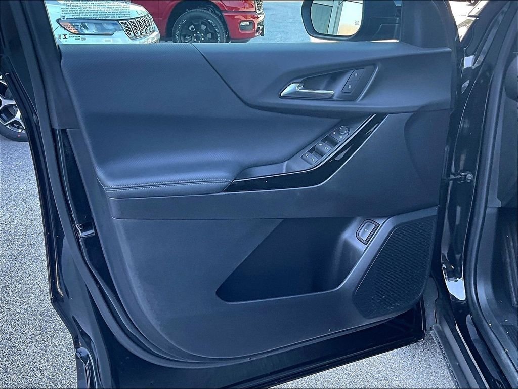 Used 2025 Black Chevrolet LT image 9