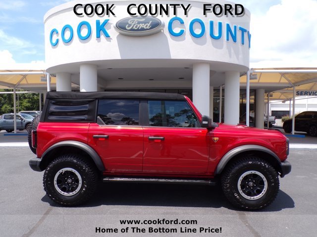 Used 2023 Hot Pepper Red Metallic Tinted Clearcoat Ford Badlands image 8
