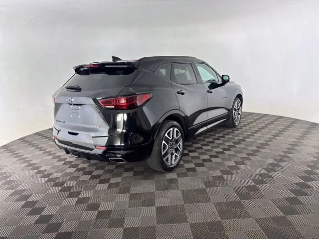 Used 2023 Black Chevrolet RS image 5