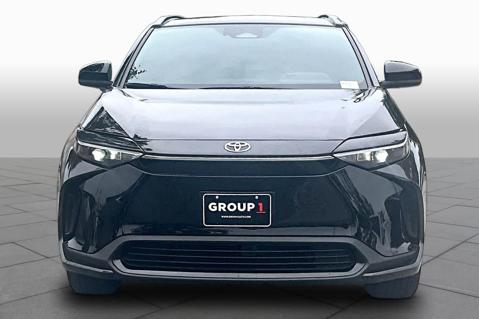 Used 2023 Black Toyota XLE image 3