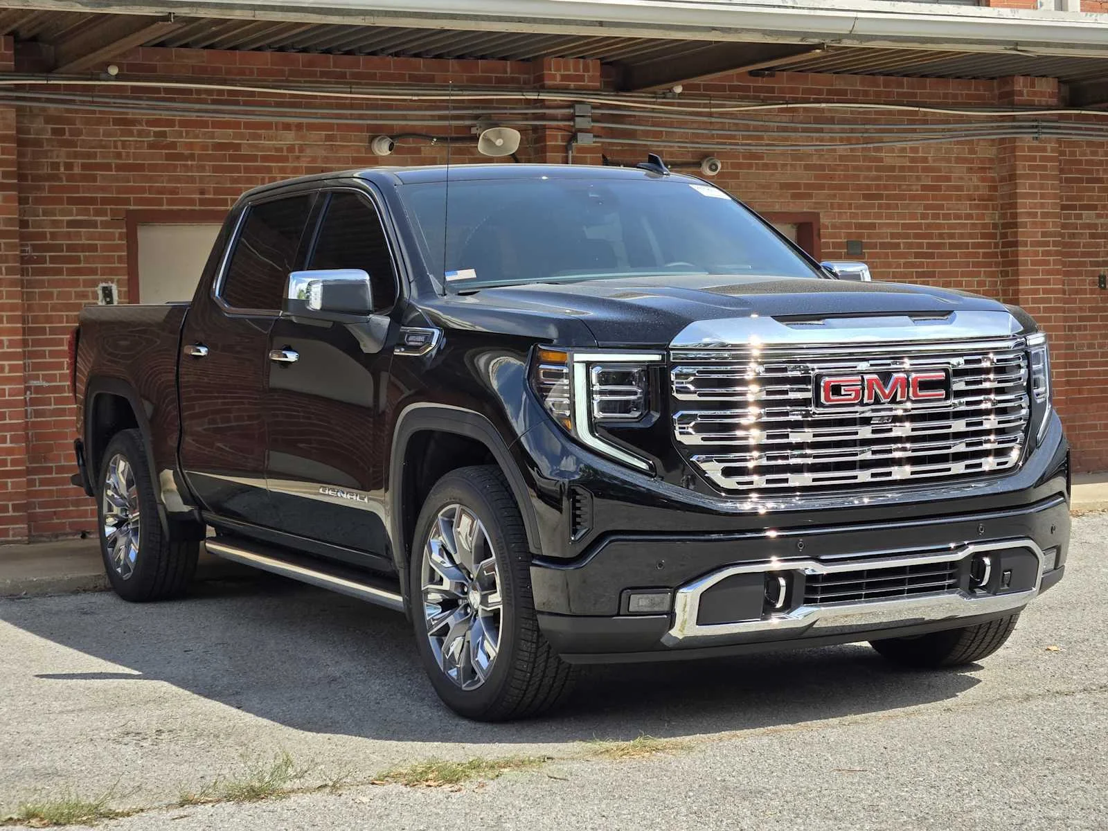 2026 GMC Sierra 1500 Denali - Photo 2