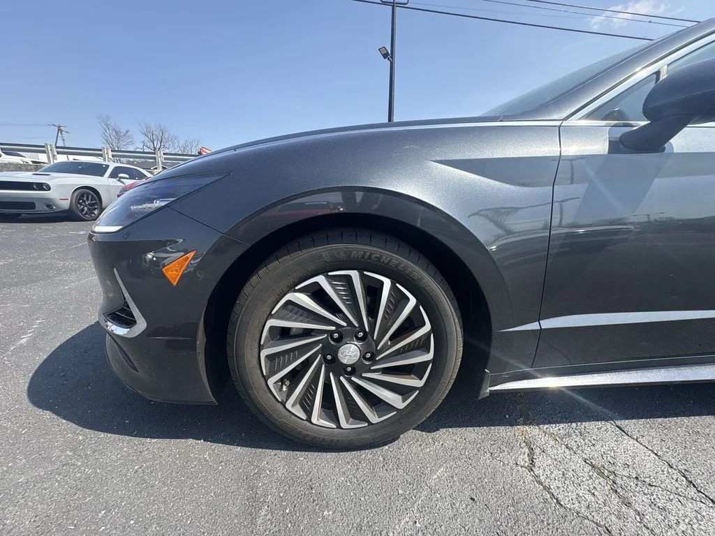 Used 2023 Gray Hyundai Limited image 18