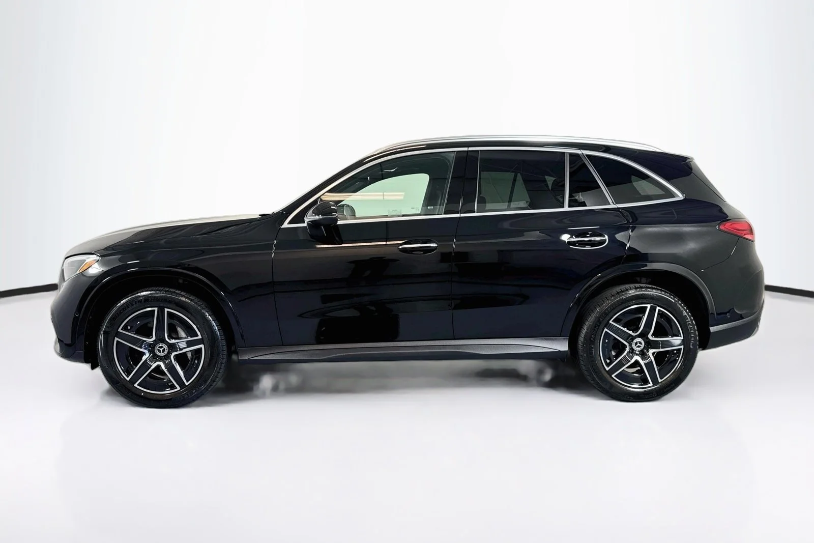 Used 2026 Black Mercedes-Benz GLC 300 image 8