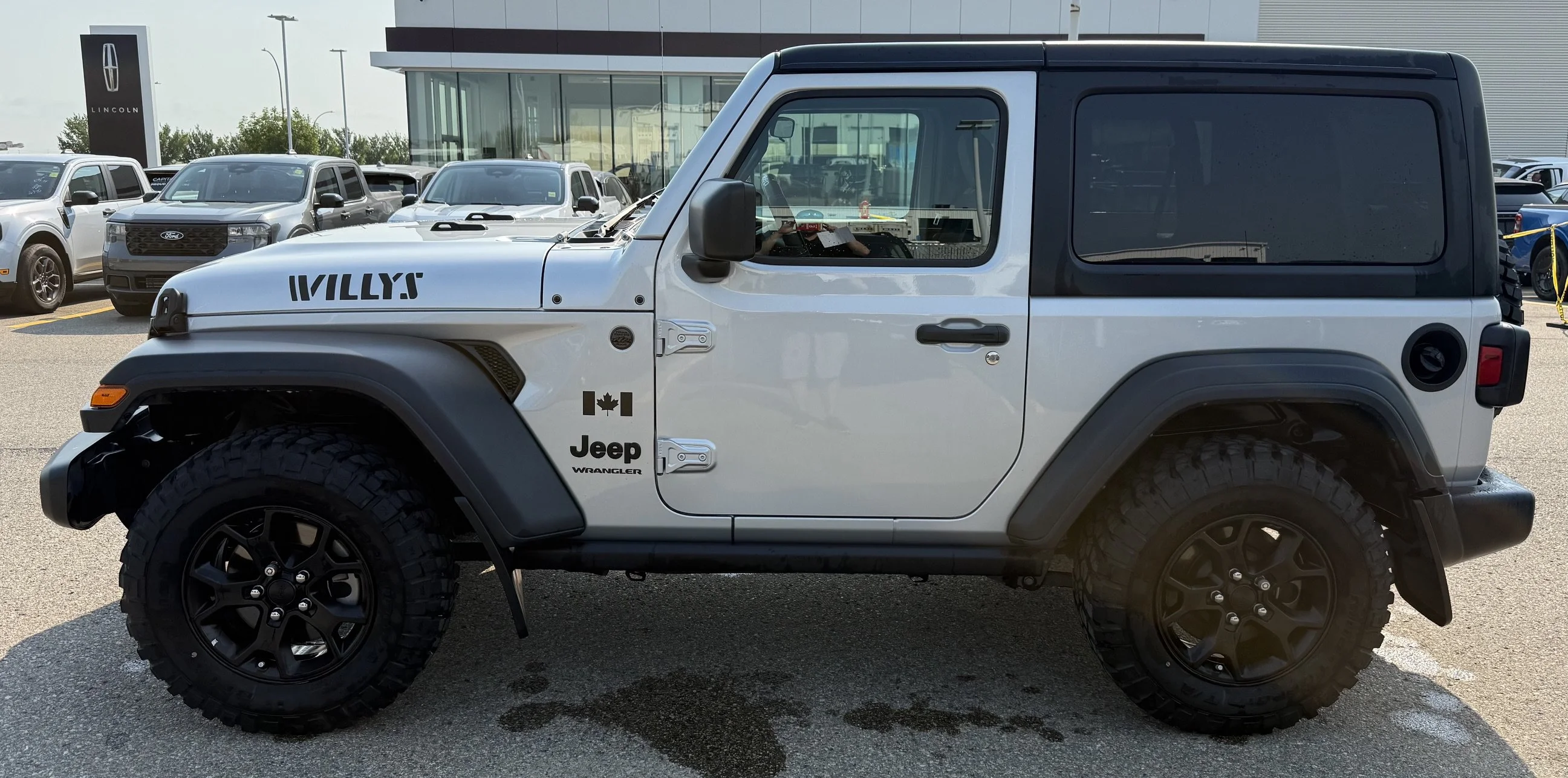 Used 2023 Silver Zynith Jeep SPORT **New Arrival** image 2