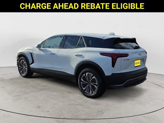 New 2026 Summit White Chevrolet LT image 3