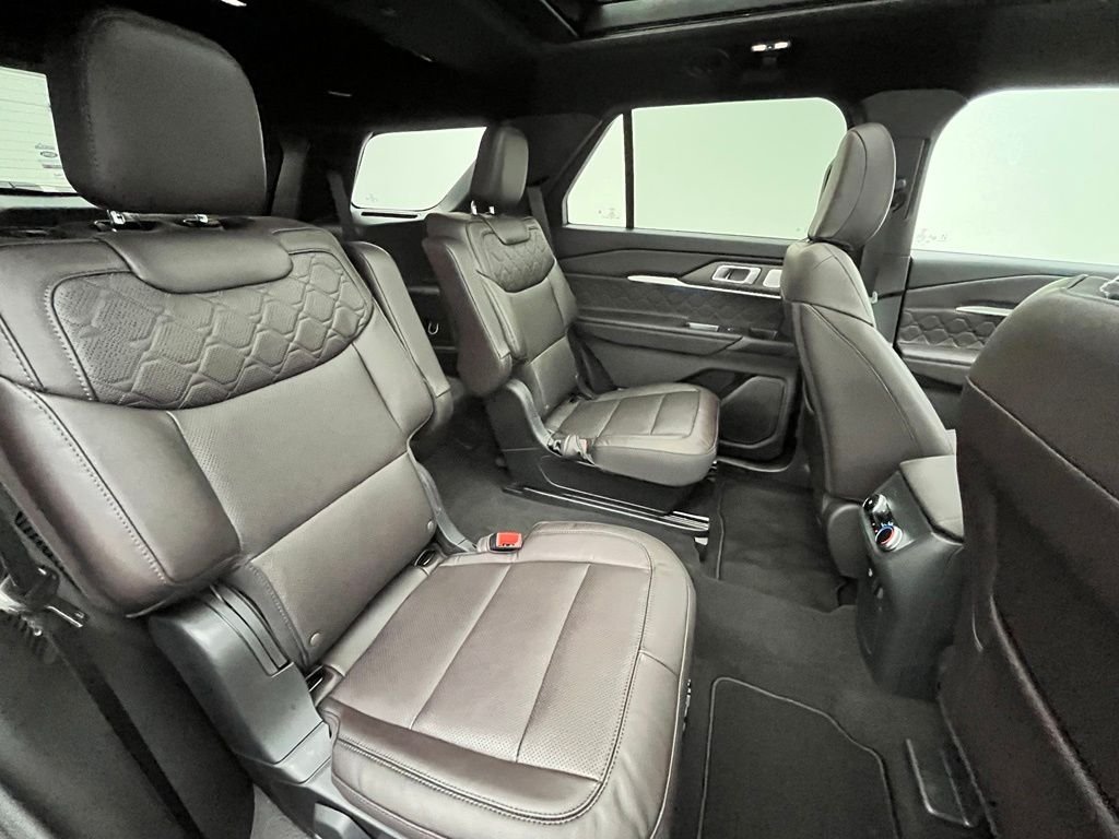 New 2026 White Ford Platinum image 38