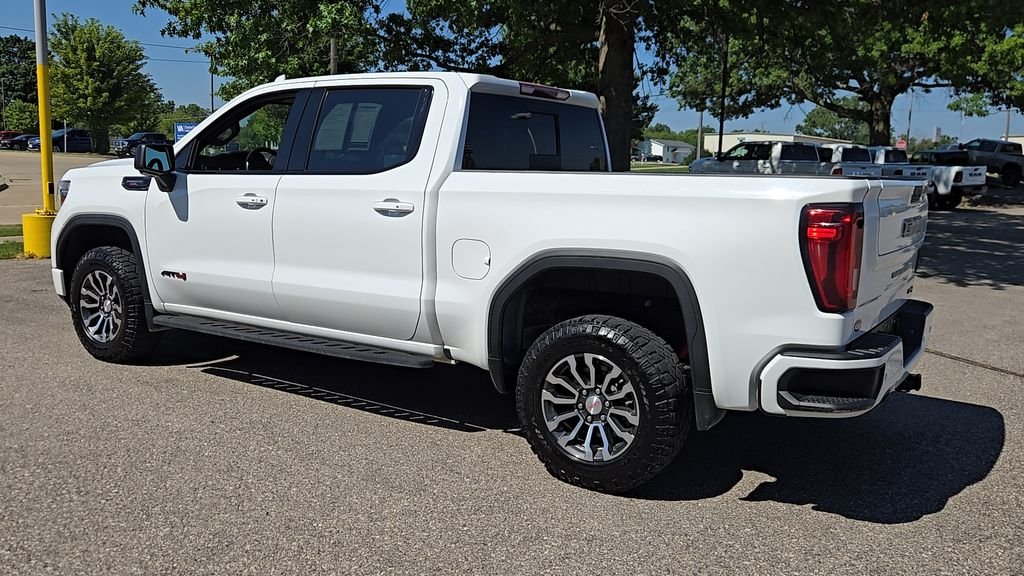 Used 2022 White GMC AT4 image 25