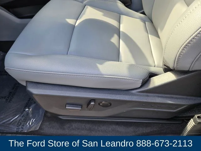 2025 Ford F-150 Lightning Flash - Photo 14
