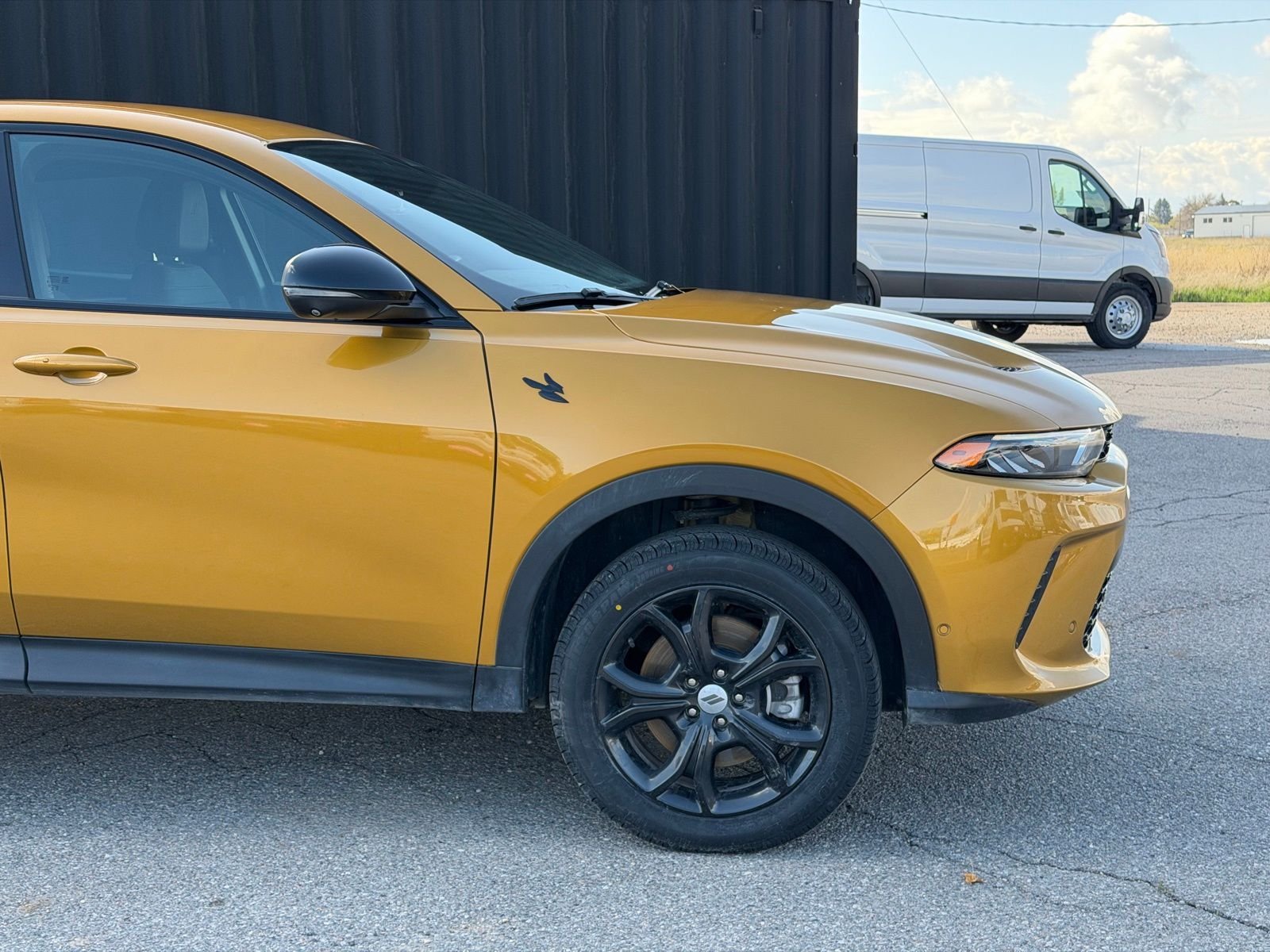 View vehicle photo 4