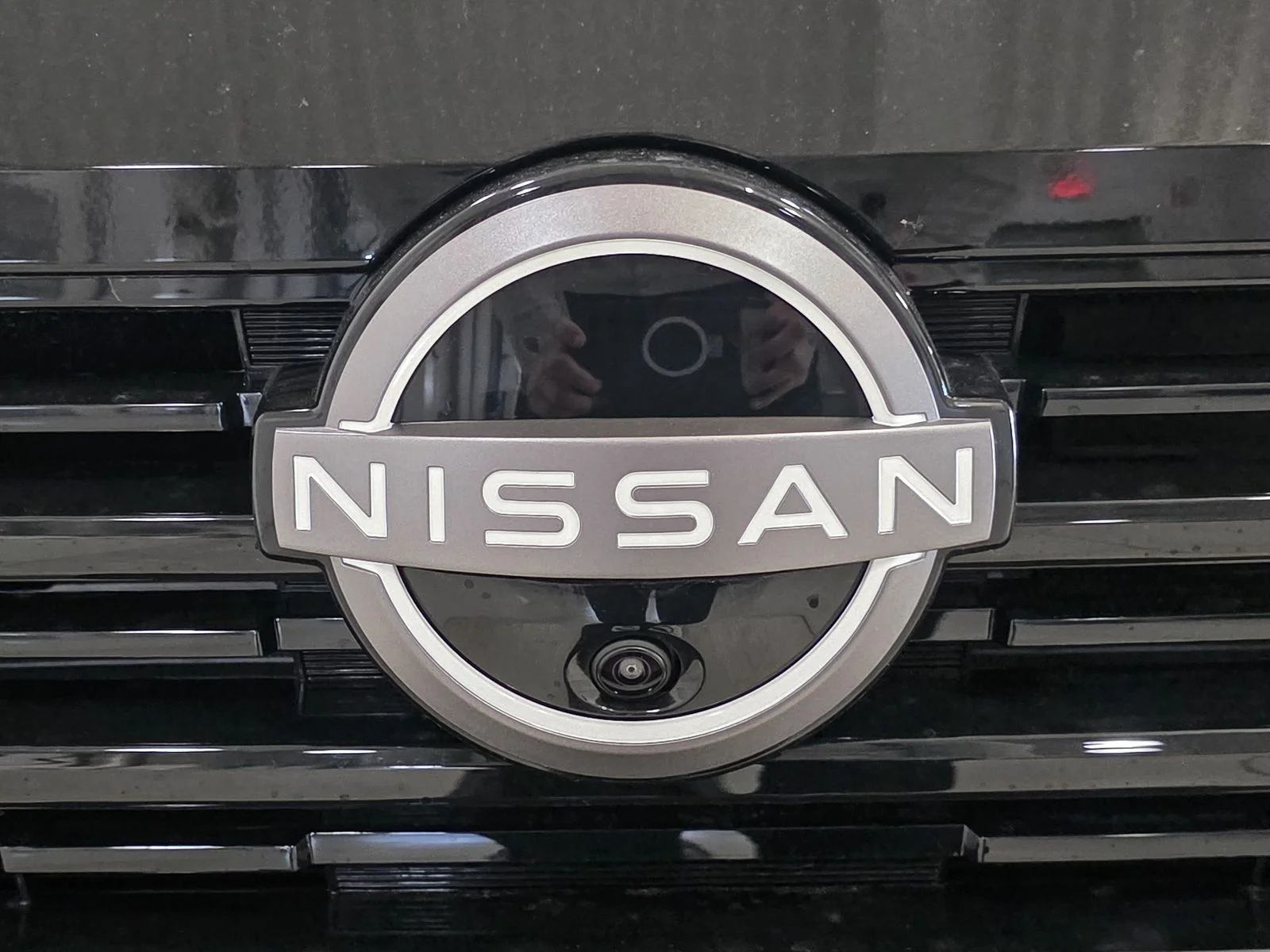 New 2026 Gun Metallic / Scarlet Ember Tintcoat Two-tone Nissan SR image 13